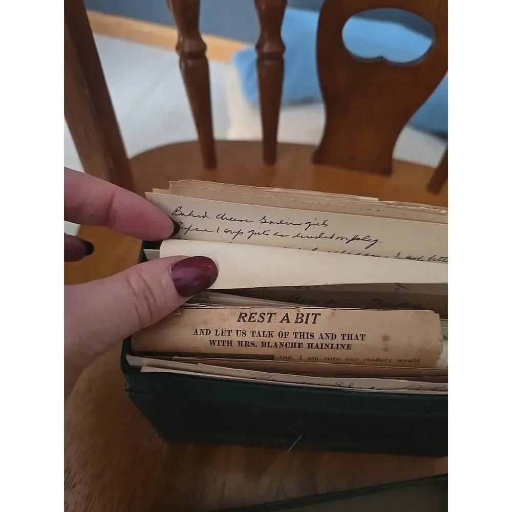 Vtg Handwritten Cut Out Granny Classic Retro Recipe‎ Card Holder Recipe Box